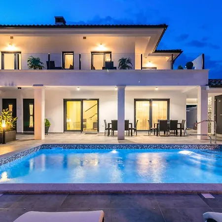 Villa Elodie Medulin Exterior photo